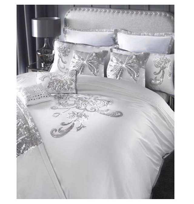 Sparkle, Glamour and Glitz - Valeria 💎  #ByCapriceBedding 🛌 #Home 🏘 #Sparkle ✨ #SilverAndWhite ❄️ #GoByCaprice 💋 x